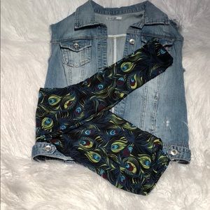 🌸🌸Distressed denim vest w/ FREE🌸🌸leggings🌸🌸